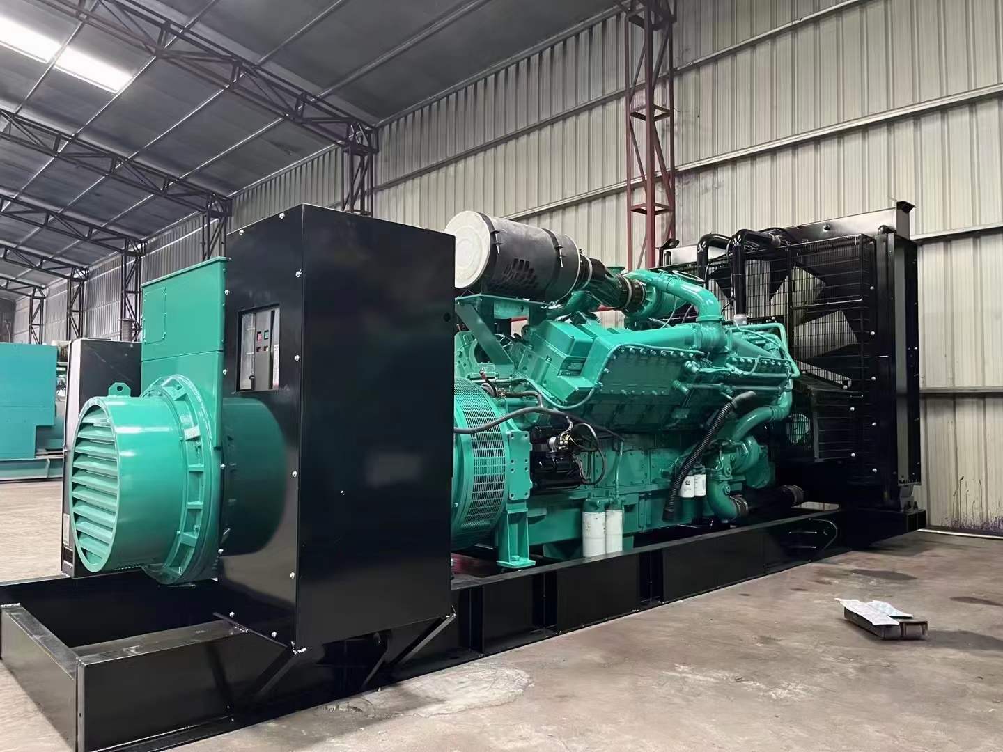 景宁如何降低 800kW 柴油发电机输出电流的波动？