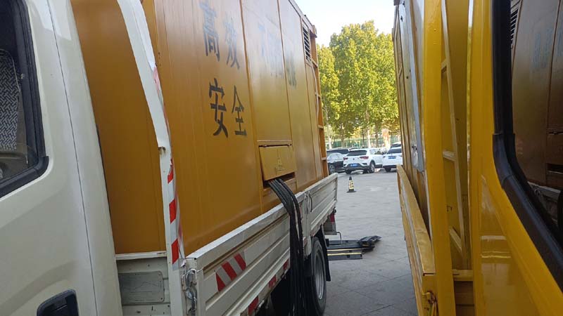 景宁如何判断柴油发电机组和UPS电源的切换时间是否符合要求？